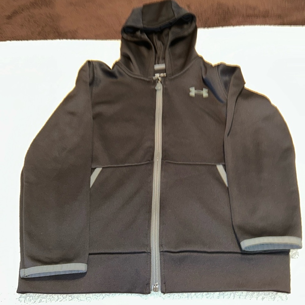 Under Armour zip-up cold gear jacket, youth small, black with gray piping